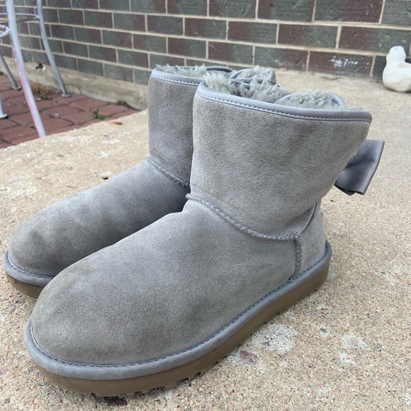 Cute Ugg boots good condition some dirt/spots size 7 - Picture 2 of 7